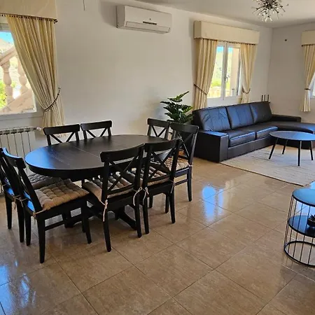 Casa Amina Nyaraló *
